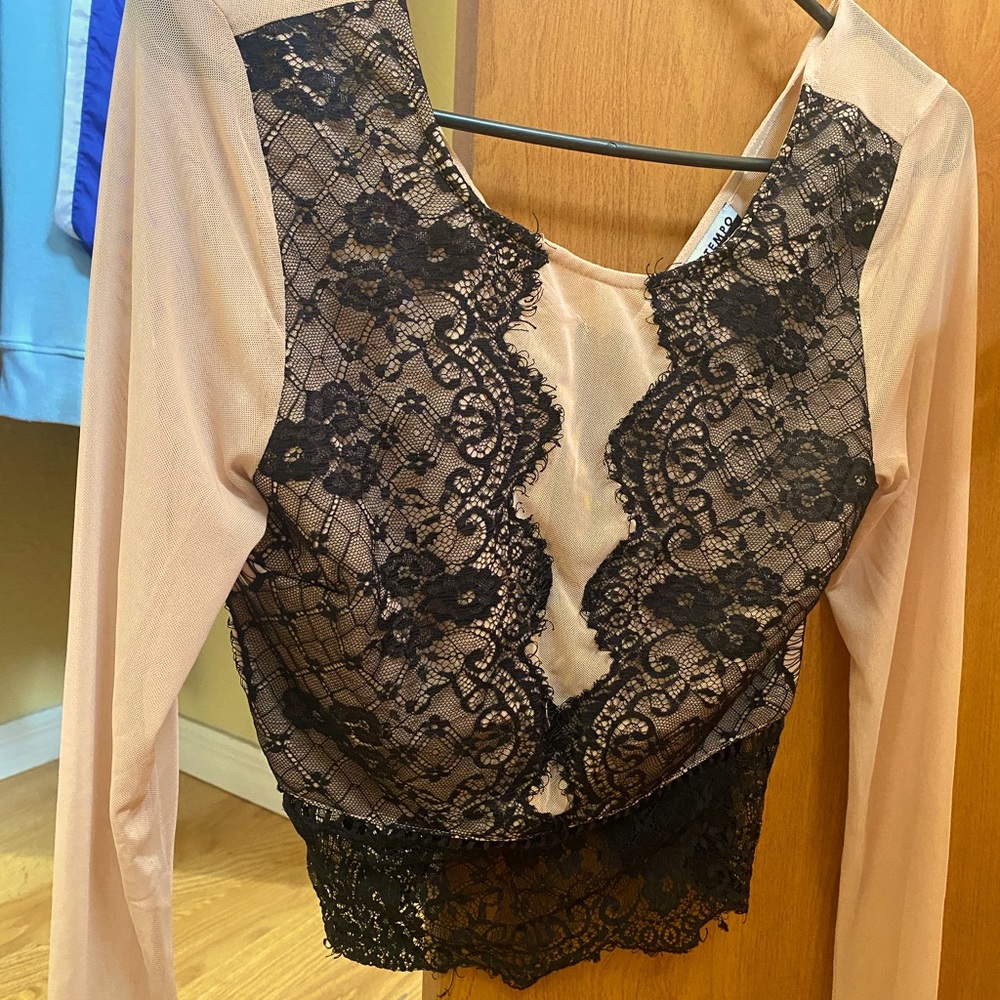 Cropped lace long sleeve